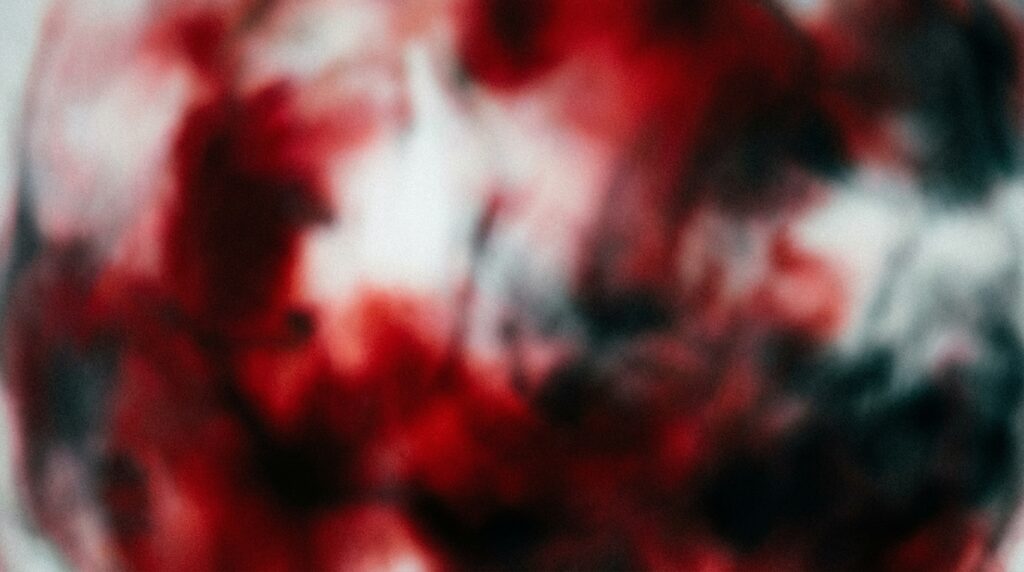 車の色や夢の中の感情によって変わる意味の違いを表したイメージ