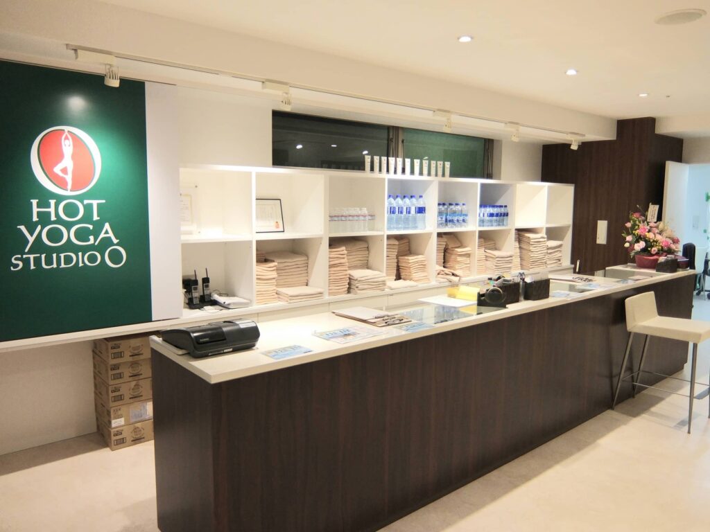 ホットヨガスタジオ オー（O）｜リゾート感あふれる溶岩ホットヨガ