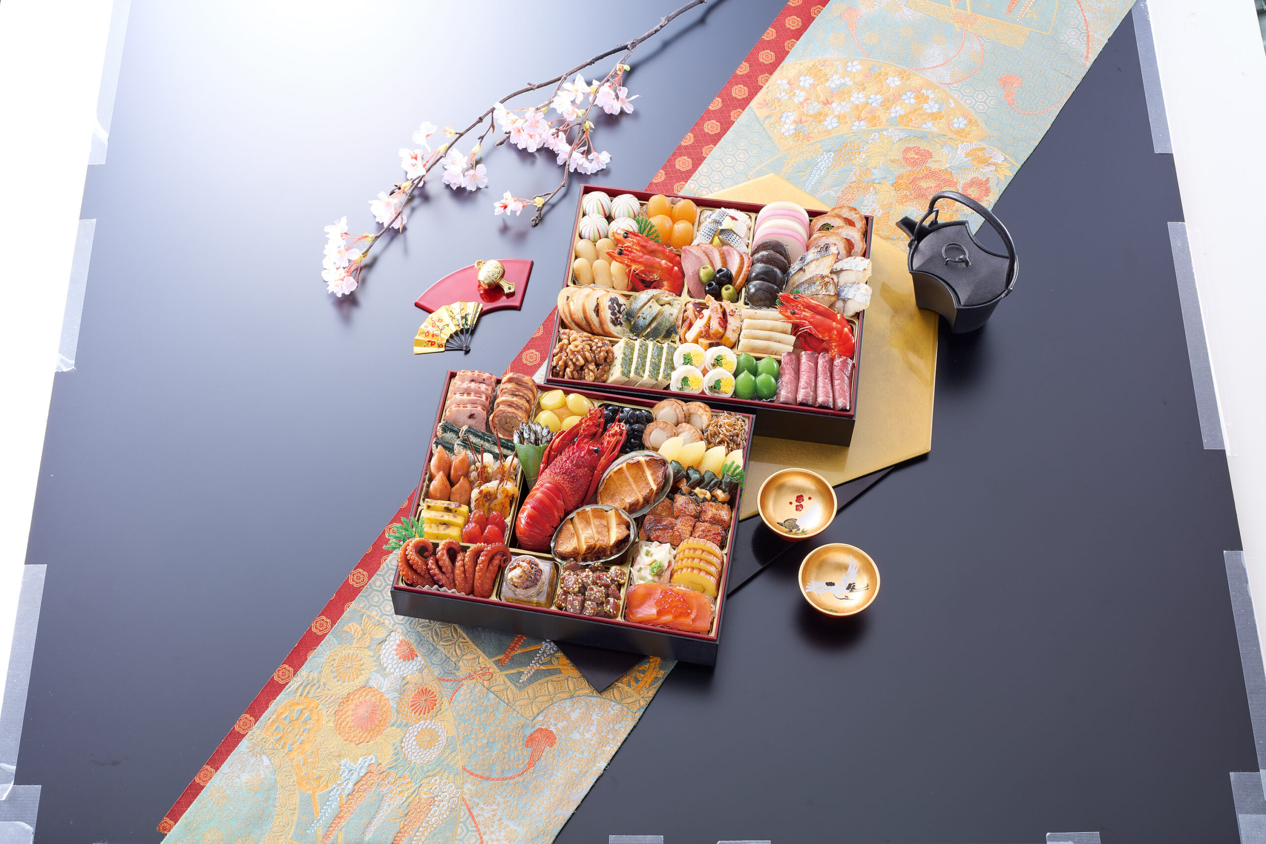 輝希(かがやき)東京銀座「遠音近音」監修 特大長形二段 (2段・48品・4〜5人前)