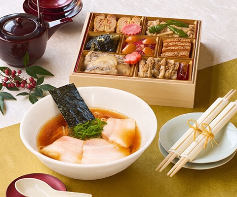 Oisix「飯田商店監修らぁ麺おせち」11品・3人前 20,980円